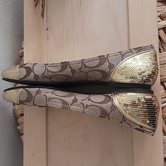 🌻 COACH SHINE SIGNATURE LOGO FLATS. - Picture 10 of 13